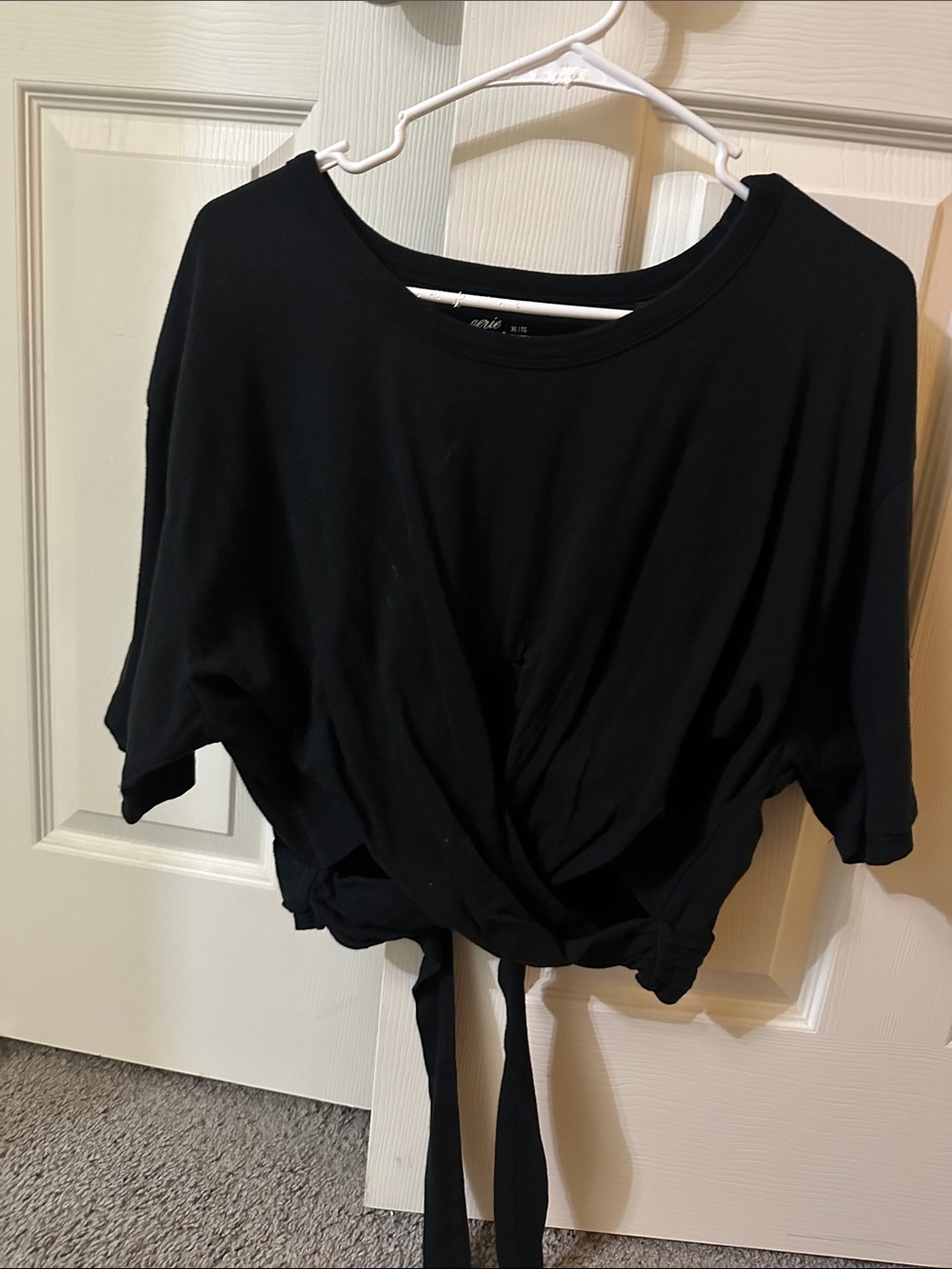 aerie Black Tie-Front Crop Top